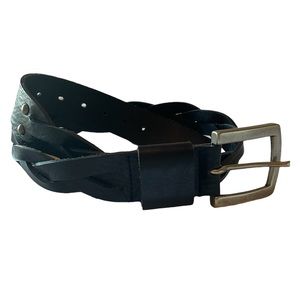 Black leather belt, medium